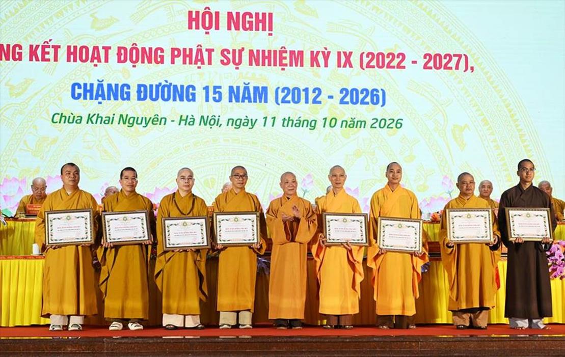 truyen-thong-phat-giao-viet-nam-sau-15-nam-tu-tin-phat-su-den-ket-noi-cong-dong_nguoiphattu_com_nhu luc pham ngoc son  (1).jpg